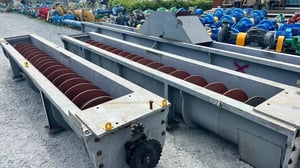 สกรูลำเลียงวัตถุดิบ(ScrewConveyor)Made in KOREAขนาดห้องและใบสกรู 24” ( 60 cm )รุ่นงานหนัก HEAVY DEUTYมีเข้ามา 3 ตัว (ไม่มีมอเตอร์) โครงสร้างหนาแข็งแรงรุ่นงานหนัก สภาพใหม่ใช้น้อยงานตัดประมูล