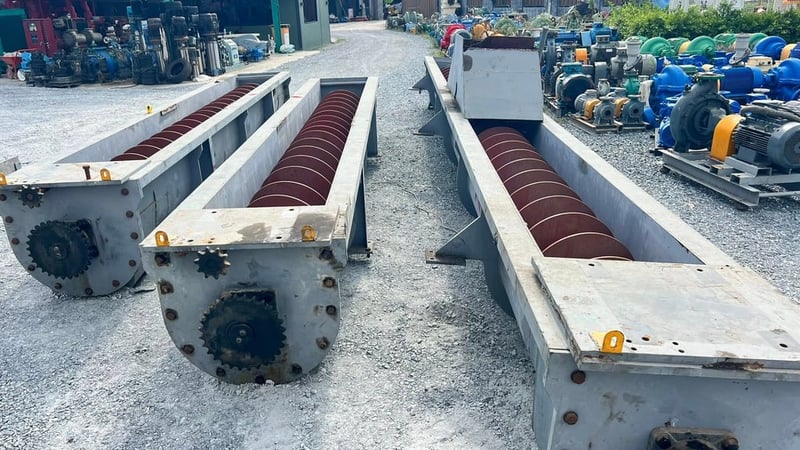 สกรูลำเลียงวัตถุดิบ(ScrewConveyor)Made in KOREAขนาดห้องและใบสกรู 24” ( 60 cm )รุ่นงานหนัก HEAVY DEUTYมีเข้ามา 3 ตัว (ไม่มีมอเตอร์) โครงสร้างหนาแข็งแรงรุ่นงานหนัก สภาพใหม่ใช้น้อยงานตัดประมูล