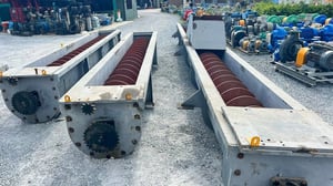 สกรูลำเลียงวัตถุดิบ(ScrewConveyor)Made in KOREAขนาดห้องและใบสกรู 24” ( 60 cm )รุ่นงานหนัก HEAVY DEUTYมีเข้ามา 3 ตัว (ไม่มีมอเตอร์) โครงสร้างหนาแข็งแรงรุ่นงานหนัก สภาพใหม่ใช้น้อยงานตัดประมูล