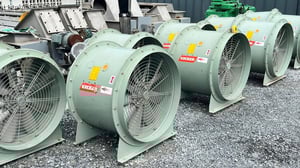 โบลเวอร์ระบายอากาศ_Axialblower KRUGER BLOWER ขนาด 5.5 HP ใบพัดอลูมิเนียม 28” (70 cm) CMH : 18000 380V ถอดประมูลสภาพใหม่ใช้น้อย เข้ามา 9 ตัว