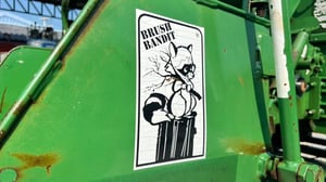 RARE_ITEM เครื่องสับย่อยกิ่งไม้วัชพืช(Wood_chipper) B A N D I T  U S A Model : 6 5 A W เครื่องยนต์ดีเซล สับไม้ท่อนโตสุดได้ 5” งานตัดประมูลพร้อมใช้ ด่วนมีมาตัวเดียว