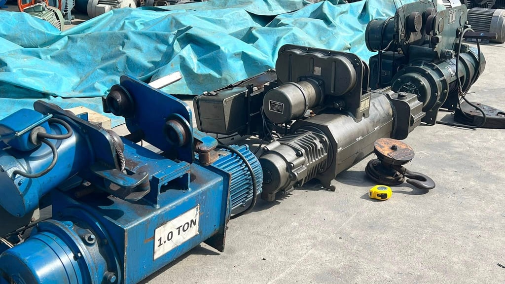 รอกสลิงไฟฟ้างานญี่ปุ่นMade in JAPANขนาด 1000 kg 4 ทิศทาง380Vเข้ามา 3 ตัว รอกสลิงไฟฟ้างานญี่ปุ่นMade in JAPANขนาด 1000 kg 4 ทิศทาง380Vเข้ามา 3 ตัว
