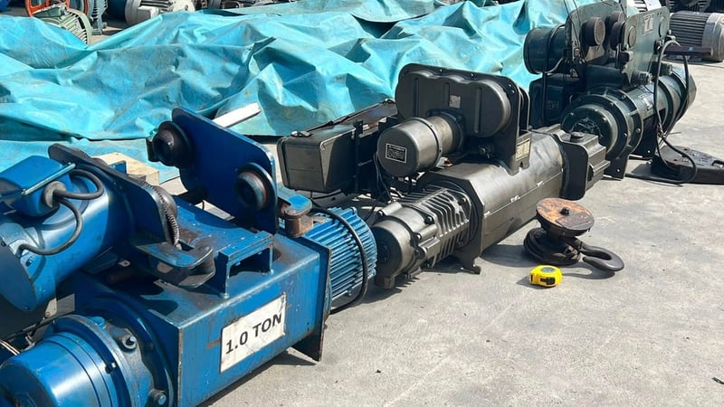 รอกสลิงไฟฟ้างานญี่ปุ่นMade in JAPANขนาด 1000 kg 4 ทิศทาง380Vเข้ามา 3 ตัว