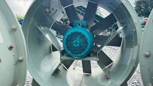 โบลเวอร์ระบายอากาศ_Axialblower KRUGER BLOWER ขนาด 5.5 HP ใบพัดอลูมิเนียม 28” (70 cm) CMH : 18000 380V ถอดประมูลสภาพใหม่ใช้น้อย เข้ามา 9 ตัว