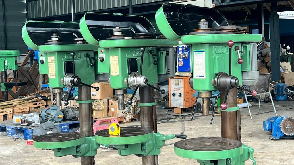 สว่านเจาะต้าปเก่าญี่ปุ่น KIRA JAPAN รุ่น KRT-420P เจาะ ต๊าป 1.1-4” ( 31 mm )380Vเข้ามา 3 ตัว สดจากนอกเก่าญี่ปุ่น สว่านเจาะต้าปเก่าญี่ปุ่น KIRA JAPAN รุ่น KRT-420P เจาะ ต๊าป 1.1-4” ( 31 mm )380Vเข้ามา 3 ตัว สดจากนอกเก่าญี่ปุ่น