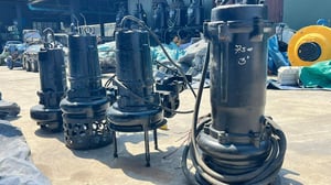 ปั้มจุ่มแช่ไดโว่(Submersible) GRUNDFOS & SHINMAYWA 380V เข้ามา 4 ตัว ปั้มจุ่มแช่ไดโว่(Submersible) GRUNDFOS & SHINMAYWA 380V เข้ามา 4 ตัว