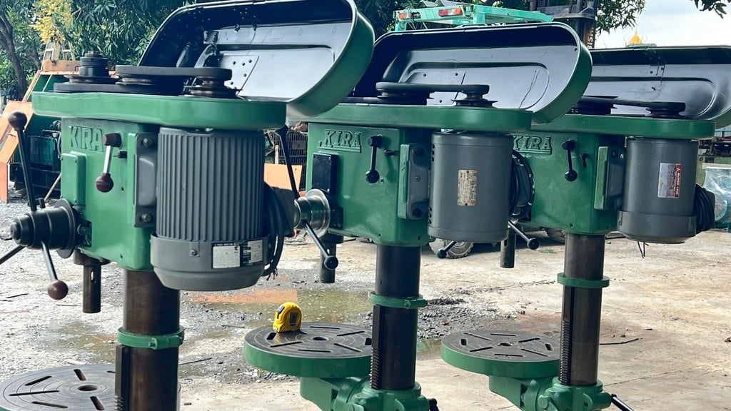 สว่านเจาะต้าปเก่าญี่ปุ่น KIRA JAPAN รุ่น KRT-420P เจาะ ต๊าป 1.1-4” ( 31 mm )380Vเข้ามา 3 ตัว สดจากนอกเก่าญี่ปุ่น สว่านเจาะต้าปเก่าญี่ปุ่น KIRA JAPAN รุ่น KRT-420P เจาะ ต๊าป 1.1-4” ( 31 mm )380Vเข้ามา 3 ตัว สดจากนอกเก่าญี่ปุ่น