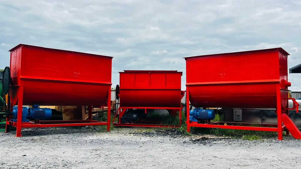 เหลือ 1 ตัว เครื่องผสมวัตถุดิบแนวนอน งานเดิมผสมอาหารสัตว์ รุ่นงานหนักโครงสร้างหนาแข็งแรง มอเตอร์เกียร์ 30 HP 380V เข้ามา 5 ตัว