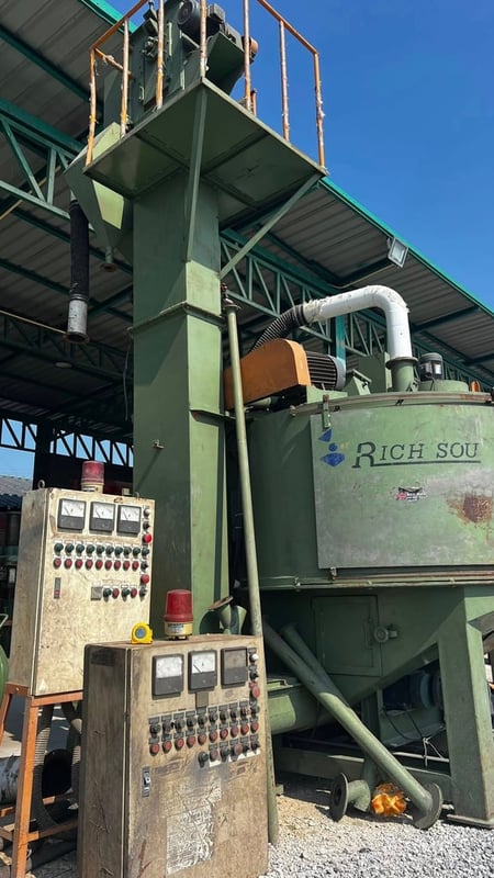 เครื่องยิงทราย RICH SOU TAIWAN ระบบยิง 3 หัว เครื่องปลดจากไลน์ผลิต หายาก อุปกรณ์ครบๆตามภาพ 380V เครื่องยิงทราย RICH SOU TAIWAN ระบบยิง 3 หัว เครื่องปลดจากไลน์ผลิต หายาก อุปกรณ์ครบๆตามภาพ 380V