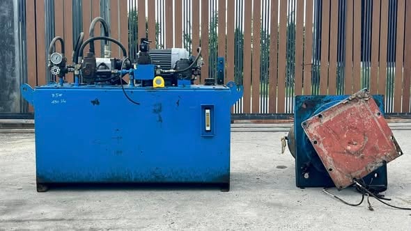 ชุดต้นกำลังปั้มน้ำมันไฮดรอลิค(PowerUnit)ชุดสร้างงานแท่นอัด ขนาด 7.5 HP 380V มาพร้อมกระบอกไฮดรอลิคโตนอก 16”(400 mm) แกน 7”(180 mm) สภาพสวยงานตัดประมูล