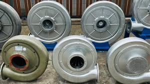 โบลเวอร์ดูดเป่าระบายอากาศ วัสดุอลูมิเนียม ทั้งตัวโข่งและใบพัด มีมาตั้งแต่ขนาด 2 - 15 HP 380V โบลเวอร์ดูดเป่าระบายอากาศ วัสดุอลูมิเนียม ทั้งตัวโข่งและใบพัด มีมาตั้งแต่ขนาด 2 - 15 HP 380V