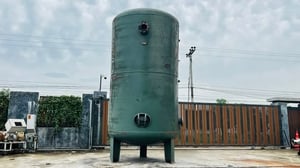 ถังพักลมเข้าใหม่ ทรงตั้งขนาดใหญ่ 10000 ลิตร ถังหนา 12 mm สภาพสวยงานตัดประมูล พร้อมใช้งาน