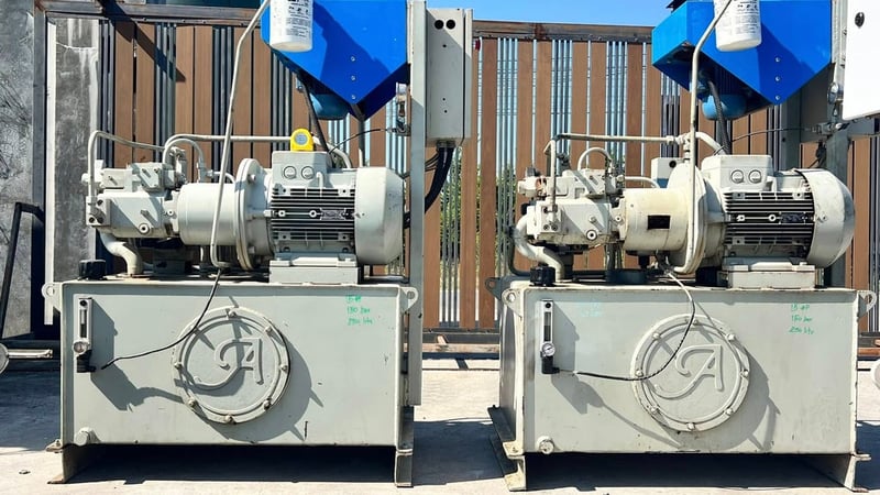 ชุดต้นกำลังปั้มน้ำมันไฮดรอลิค(PowerUnit) HYAIR มีมา 2 ขนาด 15 HP และ 20 HP  Press : 150 Bar ถังพักบรรจุ 250 Litr 380V เข้ามา 4 ชุด