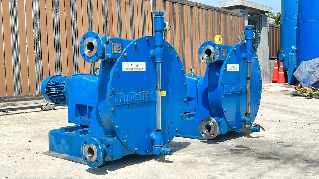 ปั้มสุญญากาศดูดโคลนสิ่งปฎิกูลงานยุโรป ALLWEILER AG GERMANY  ขนาดท่อ 2” มอเตอร์เกียร์ NORD 5 HP 380V ใช้ดูดมูลสิ่งปฎิกูลน้ำเสีย บ่อเกรอะ  บ่อบำบัด  มูลของเสียจากฟาร์มสัตว์ต่างๆ เข้ามา 2 ตัว