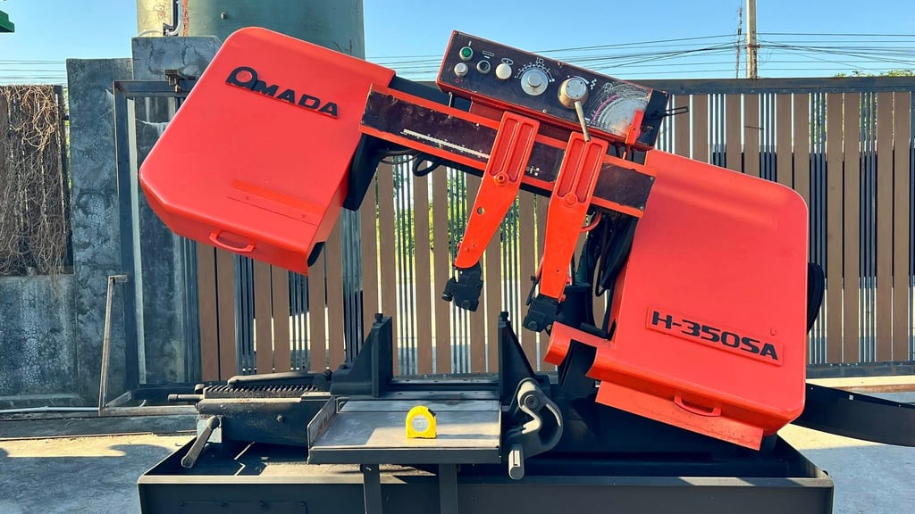 เครื่องเลื่อยสายพานญี่ปุ่น(BANDSAW)AMADA JAPANรุ่น H-350SA (ไม่มีบัคเก็ตหางส่ง)200Vใช้งานได้ปกติ ราคาสุดเร้าใจ เครื่องเลื่อยสายพานญี่ปุ่น(BANDSAW)AMADA JAPANรุ่น H-350SA (ไม่มีบัคเก็ตหางส่ง)200Vใช้งานได้ปกติ ราคาสุดเร้าใจ