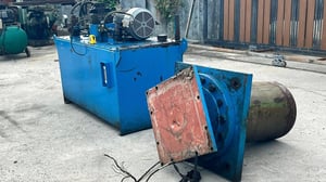 ชุดต้นกำลังปั้มน้ำมันไฮดรอลิค(PowerUnit)ชุดสร้างงานแท่นอัด ขนาด 7.5 HP 380V มาพร้อมกระบอกไฮดรอลิคโตนอก 16”(400 mm) แกน 7”(180 mm) สภาพสวยงานตัดประมูล