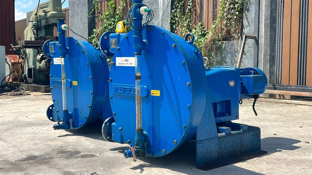 ปั้มสุญญากาศดูดโคลนสิ่งปฎิกูลงานยุโรป ALLWEILER AG GERMANY  ขนาดท่อ 2” มอเตอร์เกียร์ NORD 5 HP 380V ใช้ดูดมูลสิ่งปฎิกูลน้ำเสีย บ่อเกรอะ  บ่อบำบัด  มูลของเสียจากฟาร์มสัตว์ต่างๆ เข้ามา 2 ตัว