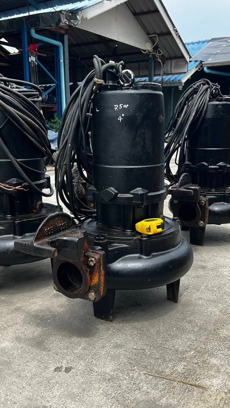 ปั้มจุ่มแช่ไดโว่(Submersible)SHINMAYWA JAPAN ขนาด 7.5 HP  Model : CNMJ 100 ท่อ 4”380V เข้ามา 4 ตัว