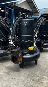 ปั้มจุ่มแช่ไดโว่(Submersible)SHINMAYWA JAPAN ขนาด 7.5 HP  Model : CNMJ 100 ท่อ 4”380V เข้ามา 4 ตัว