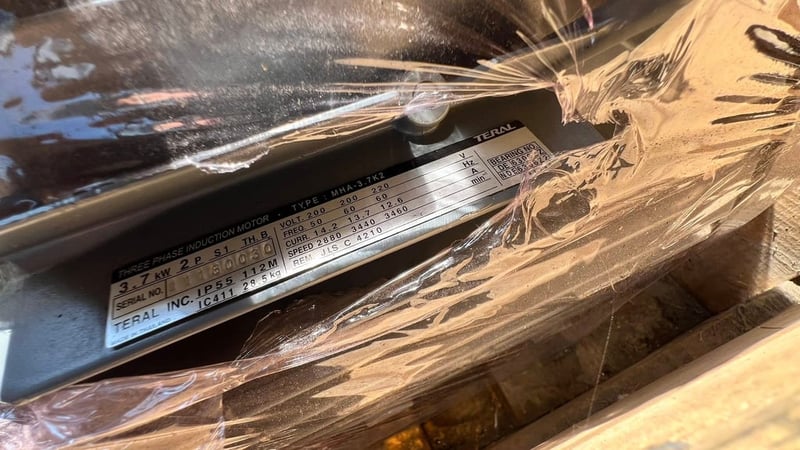 มอเตอร์ไฟฟ้ากำลังของใหม่เก็บสแปTERAL (Hitachi) รอบเร็ว 2 Pole 380V เข้ามา 5 ตัว