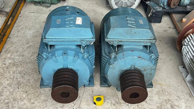 มอเตอร์ไฟฟ้ากำลัง ABB MOTOR ขนาด 25 HP  รอบช้า 6 Pole  975 RPM 380V เข้ามา 2 ตัว