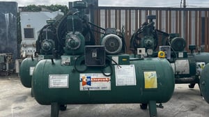 เครื่องปั้มลมUSA CHAMPIONS USA ขนาด 5 HP เป็นรุ่น 2 Stage ถังพักบรรจุ 300 Litr 380V เครื่องปั้มลมUSA CHAMPIONS USA ขนาด 5 HP เป็นรุ่น 2 Stage ถังพักบรรจุ 300 Litr 380V