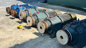 มอเตอร์เกียร์ทดกำลัง LIMING ขนาด 2 HP 1 : 7 (200 rpm)380V เข้ามา 6 ตัว