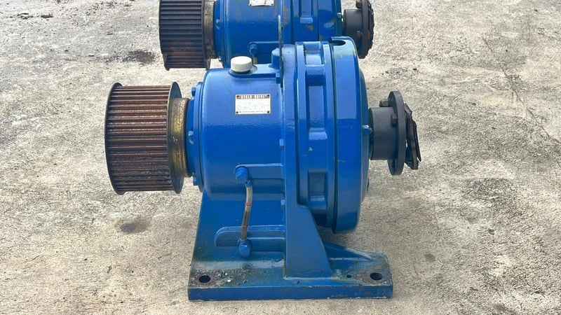 หัวเกียร์ทดญี่ปุ่นSUMITOMO JAPANอัตราทด 1 : 11 (ใช้กับมอเตอร์ 15 HP) เพลาออกโต 70 mm สภาพสวยหมุนนิ่ม เข้ามา 2 ตัว หัวเกียร์ทดญี่ปุ่นSUMITOMO JAPANอัตราทด 1 : 11 (ใช้กับมอเตอร์ 15 HP) เพลาออกโต 70 mm สภาพสวยหมุนนิ่ม เข้ามา 2 ตัว