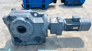 มอเตอร์เกียร์ทดกำลัง SEW EURODRIVE (Hallowshaft) รุ่นพิเศษมีระบบเบรค380Vเข้ามา 4 ตัว