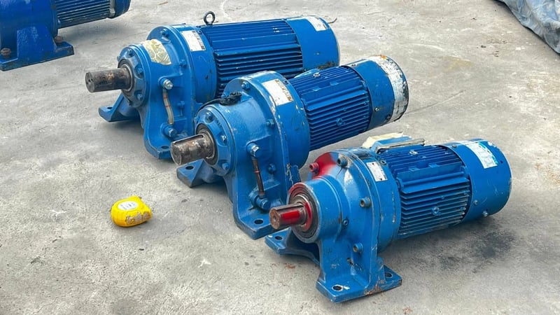 มอเตอร์เกียร์ทดกำลังญี่ปุ่น SUMITOMO JAPAN รุ่นพิเศษมีเบรค 380V เข้ามา 3 ตัว