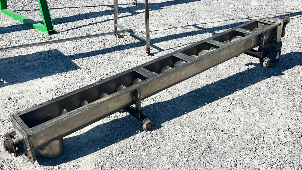 สกรูลำเลียงวัตถุดิบ(ScrewConveyor)มีทั้งแบบงานสเตนเลส เหล็ก380Vเข้ามา 3 ตัว สกรูลำเลียงวัตถุดิบ(ScrewConveyor)มีทั้งแบบงานสเตนเลส เหล็ก380Vเข้ามา 3 ตัว