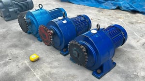 มอเตอร์เกียร์ทดกำลัง PEI GONG TAIWAN ขนาด 5 HP 1 : 40 (37 rpm)380V เข้ามา 3 ตัว