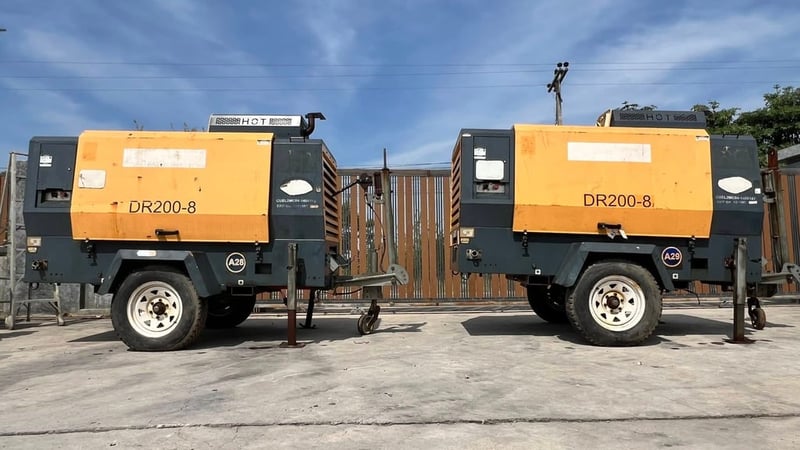 เหลือ 1 ตัว เครื่องปั้มลมสนาม POWER LINK Model : DR200-8 เครื่องยนต์ดีเซลยันม่าร์ YANMAR 4 สูบ เทอร์โบ 207 cfm 8 bar ของตัดประมูลเครื่องเดินนุ่มเงียบพร้อมใช้ เหลือ 1 ตัว เครื่องปั้มลมสนาม POWER LINK Model : DR200-8 เครื่องยนต์ดีเซลยันม่าร์ YANMAR 4 สูบ เทอร์โบ 207 cfm 8 bar ของตัดประมูลเครื่องเดินนุ่มเงียบพร้อมใช้