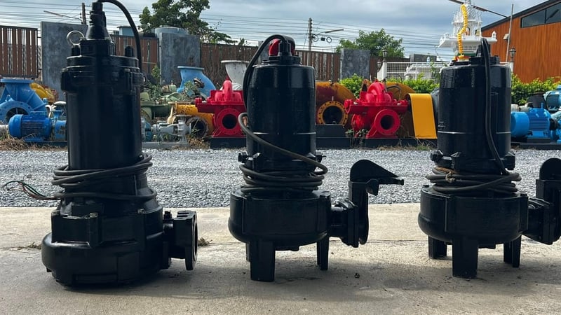 ปั้มจุ่มแช่ไดโว่(Submersible)Shinmaywa & Tsurumiขนาด 7.5 HP 380Vเข้ามา 3 ตัว ปั้มจุ่มแช่ไดโว่(Submersible)Shinmaywa & Tsurumiขนาด 7.5 HP 380Vเข้ามา 3 ตัว