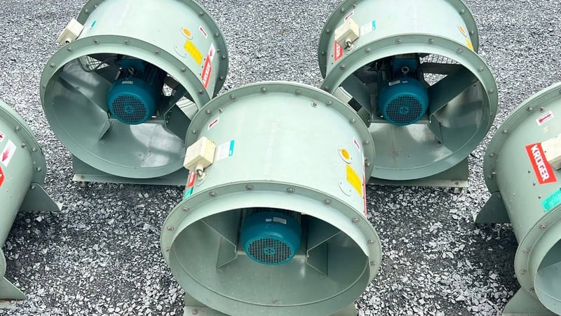 โบลเวอร์ระบายอากาศ_Axialblower KRUGER BLOWER ขนาด 5.5 HP ใบพัดอลูมิเนียม 28” (70 cm) CMH : 18000 380V ถอดประมูลสภาพใหม่ใช้น้อย เข้ามา 9 ตัว