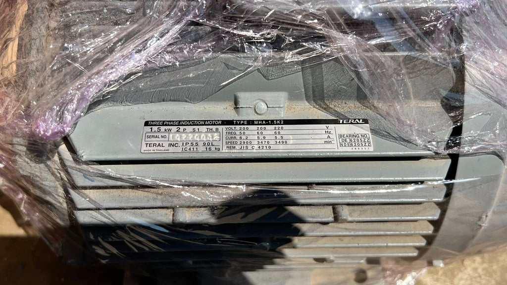 มอเตอร์ไฟฟ้ากำลังของใหม่เก็บสแปTERAL (Hitachi) รอบเร็ว 2 Pole 380V เข้ามา 5 ตัว มอเตอร์ไฟฟ้ากำลังของใหม่เก็บสแปTERAL (Hitachi) รอบเร็ว 2 Pole 380V เข้ามา 5 ตัว