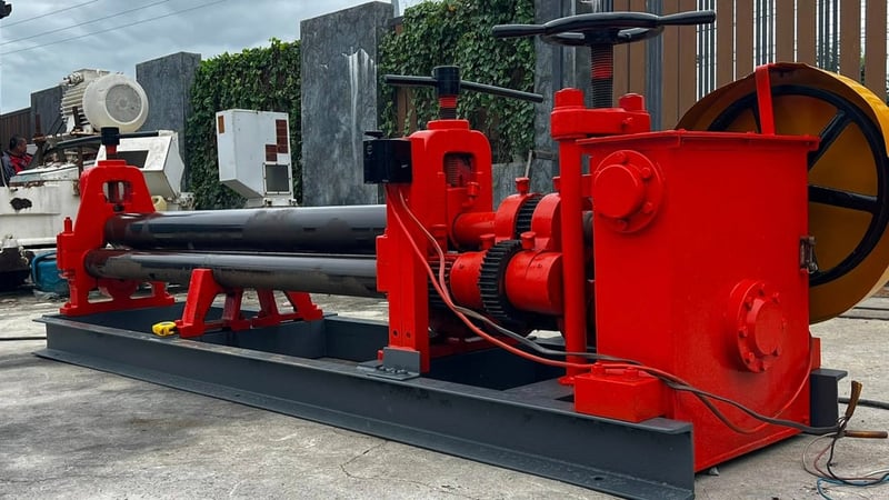 เครื่องม้วนเหล็กแผ่นเก่าญี่ปุ่น ขนาด 2000 x 6 mm 380Vสดจากนอกเก่าญี่ปุ่น เครื่องม้วนเหล็กแผ่นเก่าญี่ปุ่น ขนาด 2000 x 6 mm 380Vสดจากนอกเก่าญี่ปุ่น