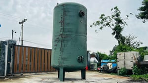 ถังพักลมเข้าใหม่ ทรงตั้งขนาดใหญ่ 10000 ลิตร ถังหนา 12 mm สภาพสวยงานตัดประมูล พร้อมใช้งาน