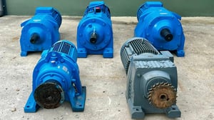 มอเตอร์เกียร์ทดกำลังงานยุโรป SEW EURODRIVE & Sumitomo🇩🇪ขนาด 15-30 HP 380V เข้ามา 5 ตัว