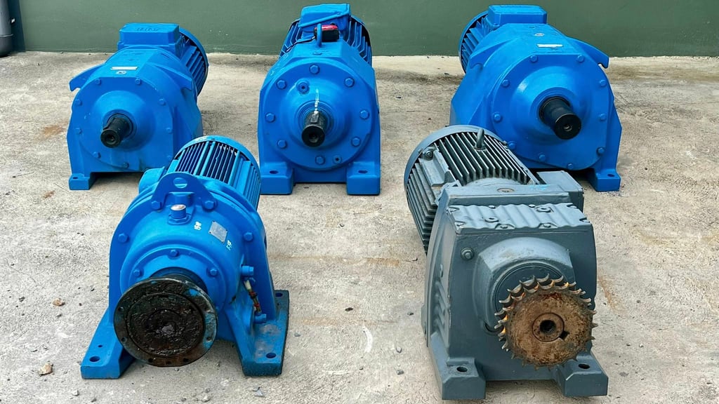 มอเตอร์เกียร์ทดกำลังงานยุโรป SEW EURODRIVE & Sumitomo🇩🇪ขนาด 15-30 HP 380V เข้ามา 5 ตัว มอเตอร์เกียร์ทดกำลังงานยุโรป SEW EURODRIVE & Sumitomo🇩🇪ขนาด 15-30 HP 380V เข้ามา 5 ตัว