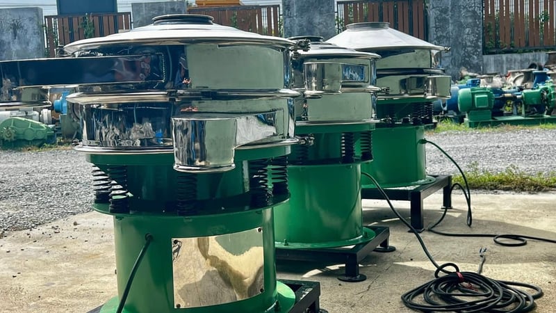 เหลือ 1 ตัว ถังร่อนเขย่างานสเตนเลสแบบ2ชั้น 380V เข้ามา 3 ตัว