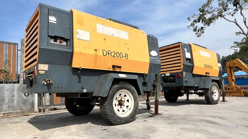 เหลือ 1 ตัว เครื่องปั้มลมสนาม POWER LINK Model : DR200-8 เครื่องยนต์ดีเซลยันม่าร์ YANMAR 4 สูบ เทอร์โบ 207 cfm 8 bar ของตัดประมูลเครื่องเดินนุ่มเงียบพร้อมใช้ เหลือ 1 ตัว เครื่องปั้มลมสนาม POWER LINK Model : DR200-8 เครื่องยนต์ดีเซลยันม่าร์ YANMAR 4 สูบ เทอร์โบ 207 cfm 8 bar ของตัดประมูลเครื่องเดินนุ่มเงียบพร้อมใช้