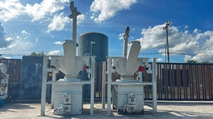 ชุดฟีดเดอร์อุตสาหกรรมงานแป้ง ในชุดประกอบด้วยถังพักมีมอเตอร์สั่นเขย่า มีใบพายกวนตักด้านล่าง และ สกรูลำเลียงชิ้นงานออกสู่ไลน์ผลิต 380V มีมา 2 ชุด ชุดฟีดเดอร์อุตสาหกรรมงานแป้ง ในชุดประกอบด้วยถังพักมีมอเตอร์สั่นเขย่า มีใบพายกวนตักด้านล่าง และ สกรูลำเลียงชิ้นงานออกสู่ไลน์ผลิต 380V มีมา 2 ชุด