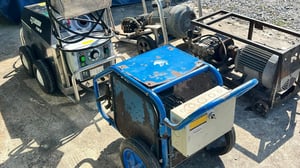 ปั้มฉีดน้ำแรงดันสูง(High_Pressure)🇮🇹Made in ITALY🇮🇹Press : 200 Bar เข้ามา 4 ตัว ปั้มฉีดน้ำแรงดันสูง(High_Pressure)🇮🇹Made in ITALY🇮🇹Press : 200 Bar เข้ามา 4 ตัว