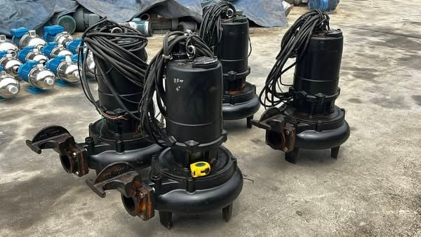 ปั้มจุ่มแช่ไดโว่(Submersible)SHINMAYWA JAPAN ขนาด 7.5 HP  Model : CNMJ 100 ท่อ 4”380V เข้ามา 4 ตัว