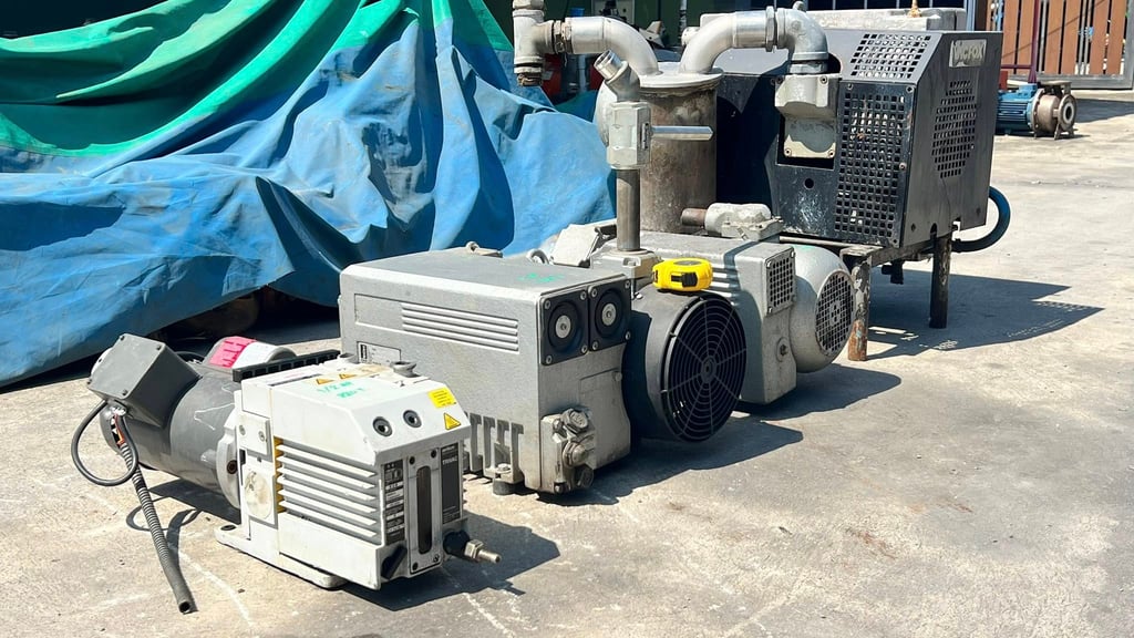 แวคคัมปั้มสุญญากาศ ของยุโรป 380V เข้ามา 4 ตัว แวคคัมปั้มสุญญากาศ ของยุโรป 380V เข้ามา 4 ตัว