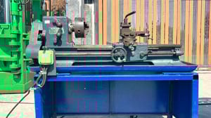 เครื่องปั้มลมและเครื่องกลึงเล็กตั้งโต้ะใช้ไฟบ้าน220Vเข้ามา 2 ตัว เครื่องปั้มลมและเครื่องกลึงเล็กตั้งโต้ะใช้ไฟบ้าน220Vเข้ามา 2 ตัว