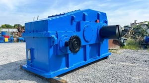 เกียร์บ็อคงานยุโรป(GEAR_BOX)ขนาดใหญ่ใช้กับมอเตอร์ 150~220 HP อัตราทด 1 : 53 เพลาออกคู่ โต 8” สภาพสวยพร้อมใช้ เกียร์บ็อคงานยุโรป(GEAR_BOX)ขนาดใหญ่ใช้กับมอเตอร์ 150~220 HP อัตราทด 1 : 53 เพลาออกคู่ โต 8” สภาพสวยพร้อมใช้