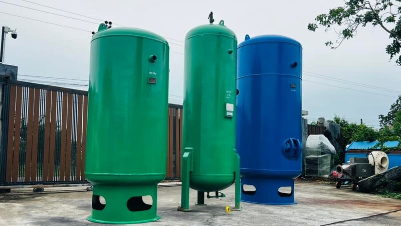 ถังพักลมเข้าใหม่ มีมา 3 ใบ สภาพสวยพร้อมใช้