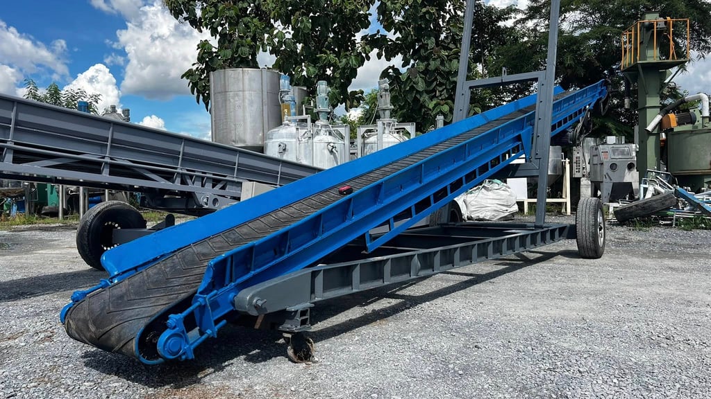 สายพานลำเลียง(CONVEYOR) ขนาดความยาว 9 เมตร  หน้ากว้าง 50 cm  แบบพื้นเรียบ⚡️380V